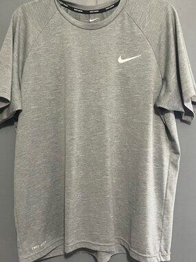 Nike Men's Grey T-shirt